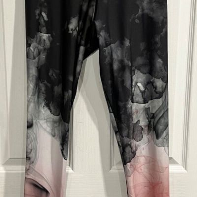 ONZIE Watercolor Smoke Leggings M/L Logo'd Beautiful Condition